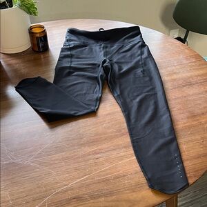 Athleta Pacesetter Ultra High Rise 7/8 Legging